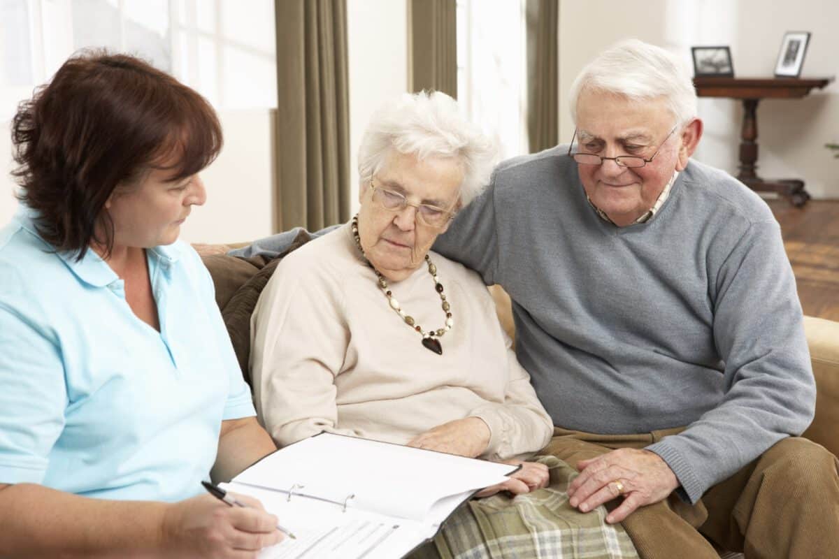 Using Team Meetings to Develop a Dementia Care Strategy for a Loved One